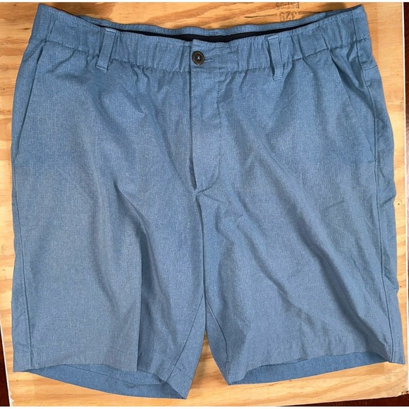 Under Armour Golf Shorts Light Blue Mens 38 Vented Stretch WaistBand Heatgear - Picture 2 of 7